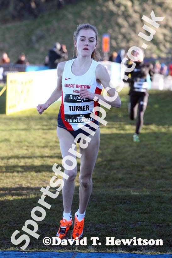 Lydia Turner finishing 3rd in the junior womens 4k BUPA Great Edinburgh Cross Country. Photo: David T. Hewitson/Sports for All Pics